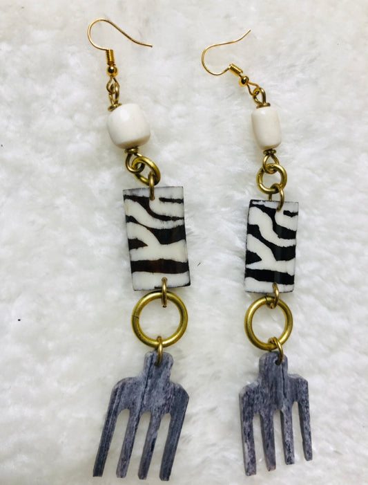 "Wooden Rectangle And Comb" Earrings